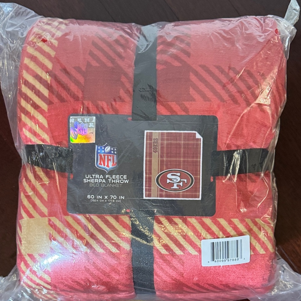 NFL 49ers Red and Gold Ultra Fleece Sherpa Throw (60”x70”)